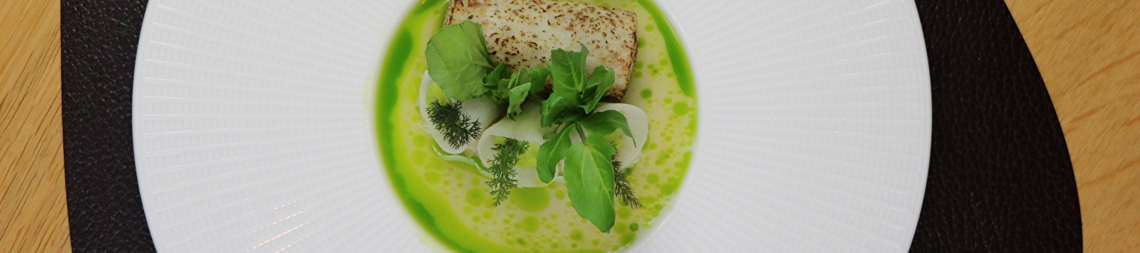 Groene kruiden en bleekselderij gerecht Restaurant Wannee